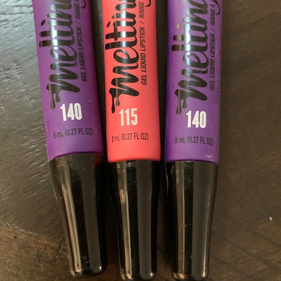FREE WITH PURCHASE Cover Girl Melting lipstick - Picture 2 of 6